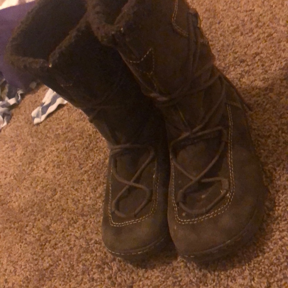 Snow boots
